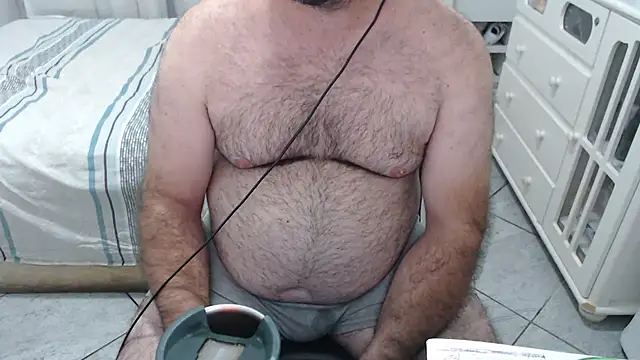 Snapshot of MysterBearMG chatting on 02/14/26, 03:47 MysterBearMG online show from 02/14/26, 03:47