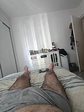 Snapshot of MysterBearMG chatting on 02/15/26, 11:52 MysterBearMG online show from 02/15/26, 11:52