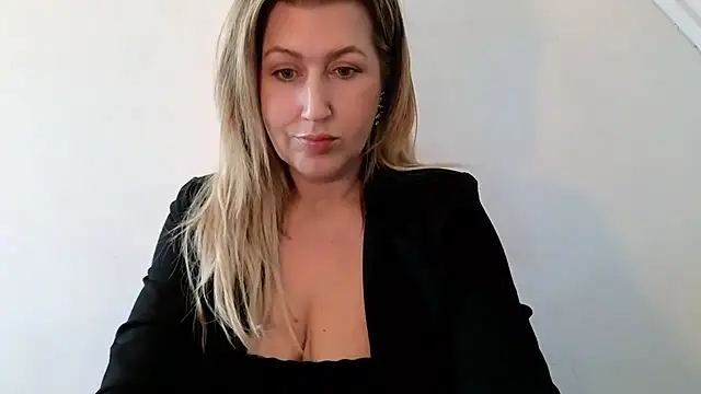 Snapshot of TessToy chatting on 01/19/26, 10:19 TessToy online show from 01/19/26, 10:19