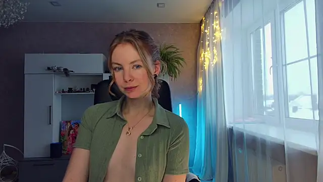 Cuddle Cat online show from 12/19/24, 07:07