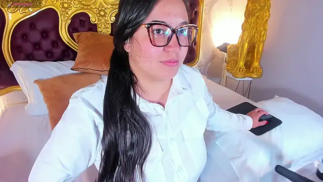 Dulce 26  online show from 11/25/25, 10:32