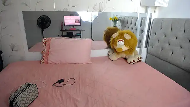 Snapshot of cum_bigass chatting on 07/06/26, 12:24 cum bigass online show from 07/06/26, 12:24