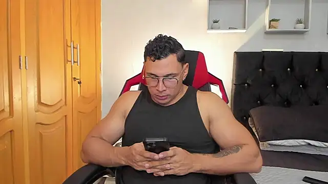 tyler hank01 online show from 03/29/26, 07:25