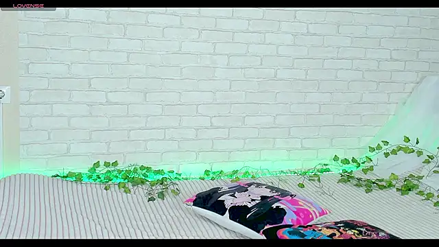 LinaKenny online show from 02/05/26, 01:16