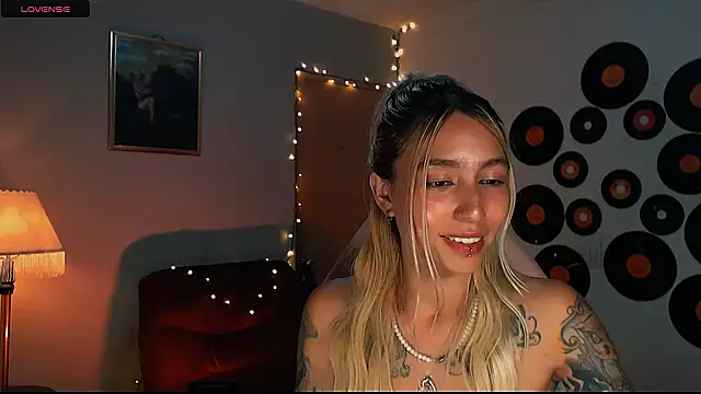 Saucy Jenn online show from 02/23/25, 06:49