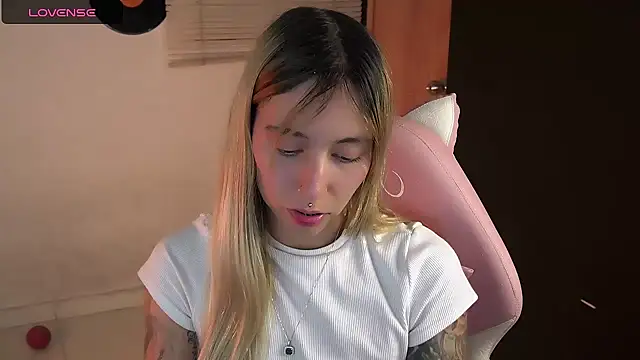 Saucy Jenn online show from 06/20/26, 03:53