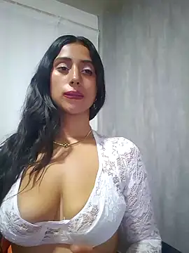 Valentinne z online show from 02/01/25, 08:47