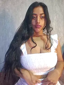 Valentinne z online show from 03/01/25, 06:13