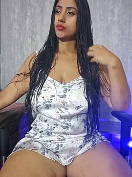 Valentinne z online show from 10/17/25, 04:37