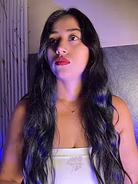 Valentinne z online show from 04/03/26, 06:55