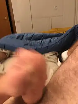 Snapshot of MagicKenzo99 chatting on 12/19/24, 05:50 MagicKenzo99 online show from 12/19/24, 05:50