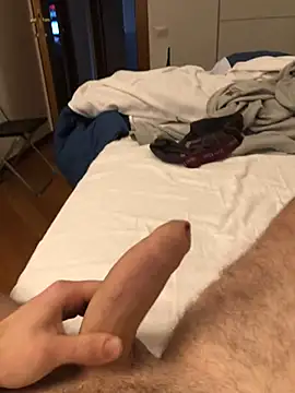 Snapshot of MagicKenzo99 chatting on 03/11/25, 04:18 MagicKenzo99 online show from 03/11/25, 04:18