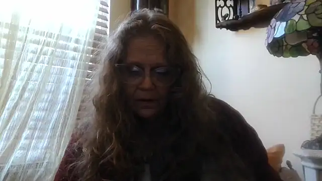Snapshot of DestineeLoverGirl chatting on 11/05/25, 01:33 DestineeLoverGirl online show from 11/05/25, 01:33