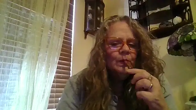 Snapshot of DestineeLoverGirl chatting on 03/25/26, 02:12 DestineeLoverGirl online show from 03/25/26, 02:12