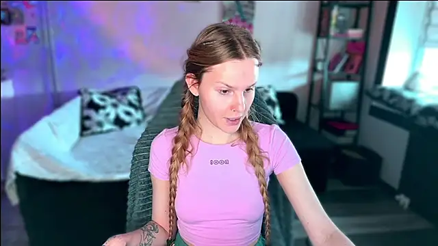 Chanel Gill online show from 02/22/26, 10:58