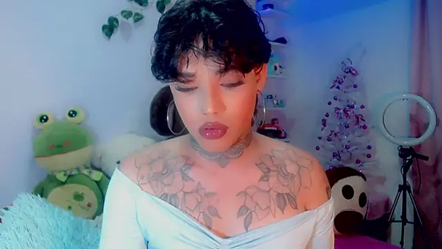 Snapshot of little_star_porn chatting on 12/29/24, 08:44 little star porn online show from 12/29/24, 08:44