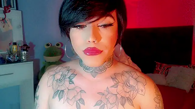 Snapshot of little_star_porn chatting on 03/10/25, 01:10 little star porn online show from 03/10/25, 01:10