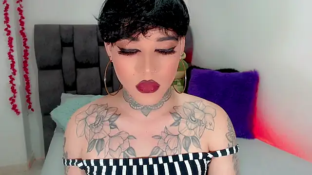 Snapshot of little_star_porn chatting on 10/08/25, 12:03 little star porn online show from 10/08/25, 12:03