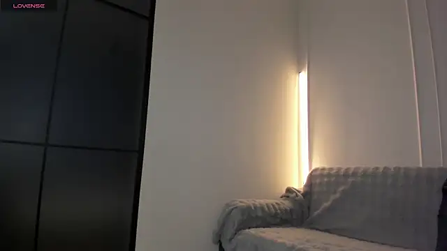 Lunaonekiss online show from 06/12/26, 05:28