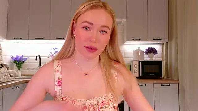 Veronika Mitchel online show from 11/17/25, 03:07