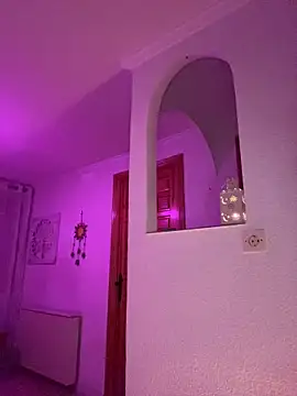 KarlaLuar  online show from 04/14/26, 09:32