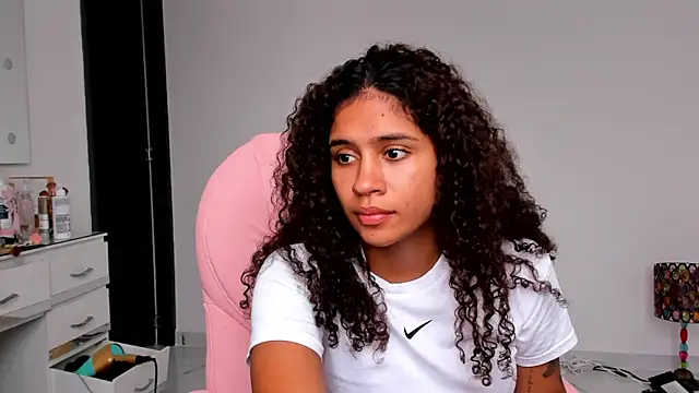 stormyy  online show from 10/17/25, 09:39