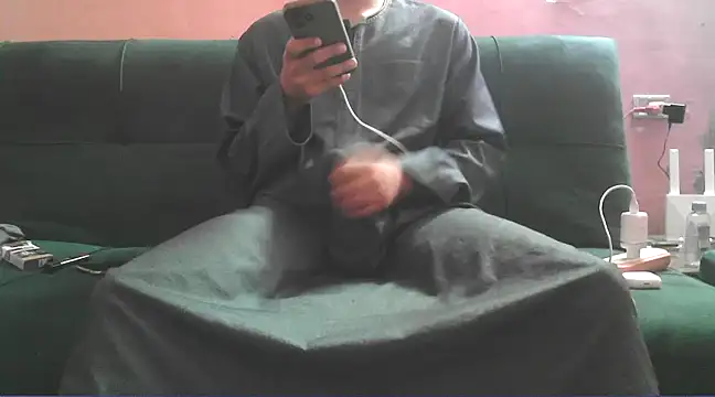 Snapshot of foxsanSs chatting on 02/09/25, 12:17 foxsanSs online show from 02/09/25, 12:17