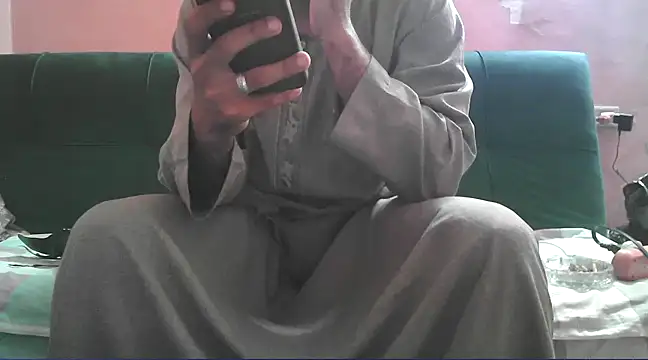 Snapshot of foxsanSs chatting on 02/26/25, 02:46 foxsanSs online show from 02/26/25, 02:46