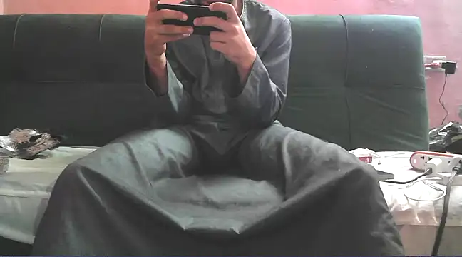 Snapshot of foxsanSs chatting on 03/01/25, 01:32 foxsanSs online show from 03/01/25, 01:32