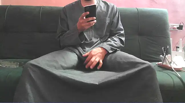 Snapshot of foxsanSs chatting on 03/08/25, 11:49 foxsanSs online show from 03/08/25, 11:49