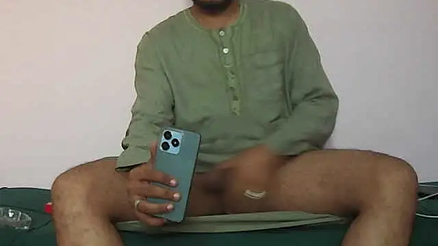 Snapshot of foxsanSs chatting on 09/20/25, 03:51 foxsanSs online show from 09/20/25, 03:51