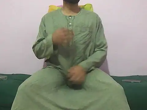 Snapshot of foxsanSs chatting on 11/16/25, 04:12 foxsanSs online show from 11/16/25, 04:12