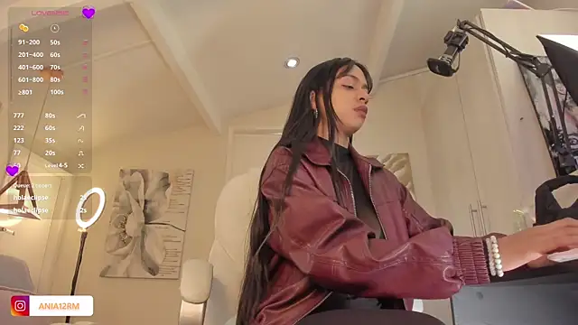 catalinasaiz online show from 12/22/25, 05:54