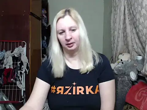 BustyBlond online show from 02/23/25, 04:02