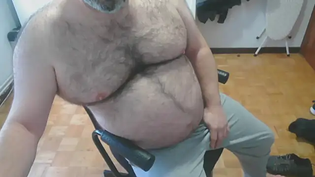 mikeyhotbear online show from 11/25/25, 09:20