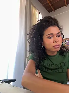 GabriSaenz online show from 11/18/25, 02:54