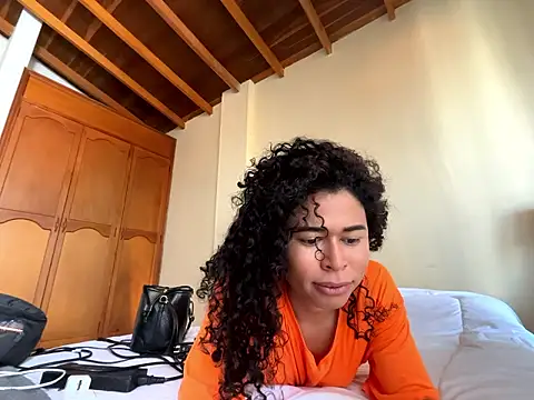 GabriSaenz online show from 01/16/26, 02:21