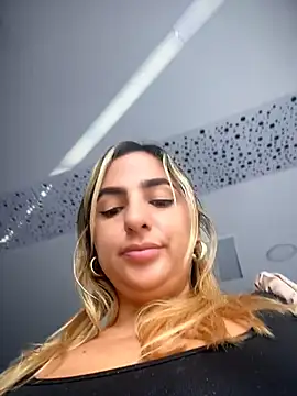 Snapshot of sammyqueenx21 chatting on 07/17/26, 01:29 sammyqueenx21 online show from 07/17/26, 01:29