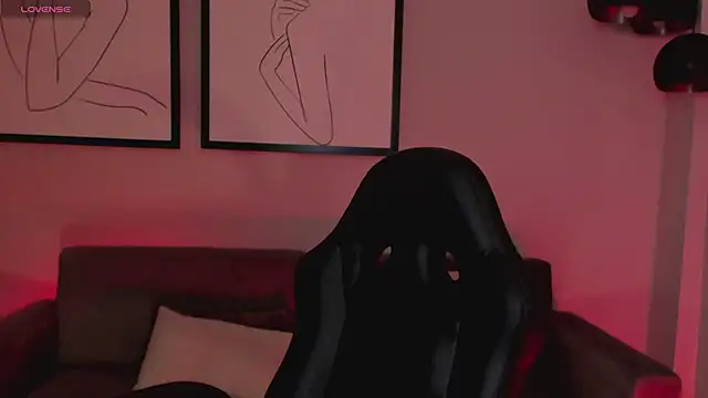 ErikaBenz  online show from 02/19/25, 12:22