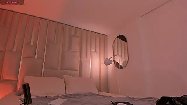 ErikaBenz  online show from 06/18/26, 12:31