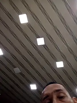 Diegoflorez01 online show from 04/15/26, 10:43