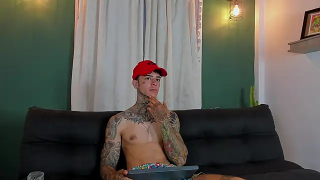 Snapshot of Aron_ford chatting on 11/03/25, 11:11 Aron ford online show from 11/03/25, 11:11