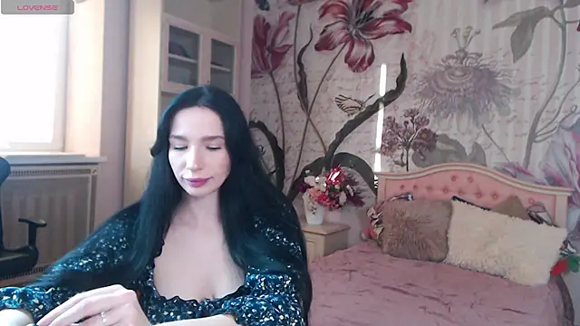 AliciaBow online show from 10/31/25, 01:23