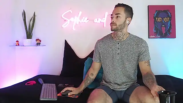 SophieFoxx17 online show from 10/09/25, 11:52