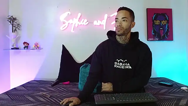 SophieFoxx17 online show from 04/06/26, 11:55