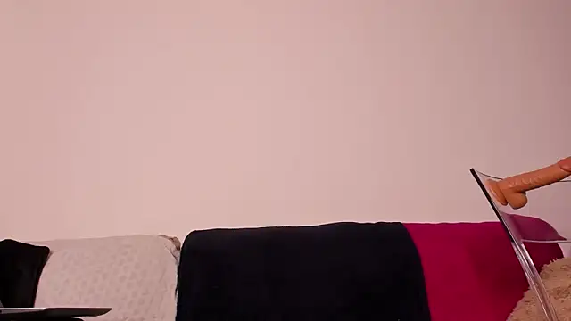 LexxiLow online show from 03/04/25, 01:06