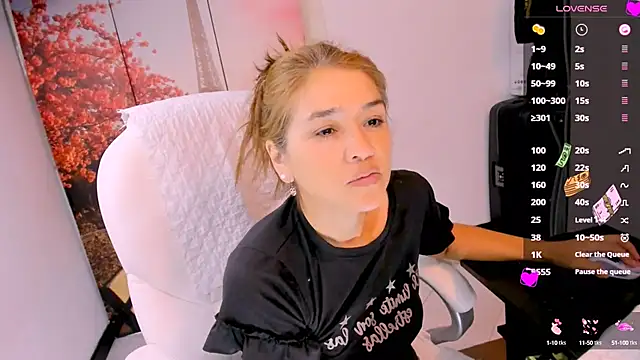 Snapshot of Salomesweet69 chatting on 02/03/25, 09:18 Salomesweet69 online show from 02/03/25, 09:18