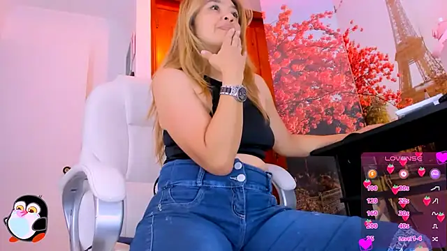 Snapshot of Salomesweet69 chatting on 10/18/25, 12:02 Salomesweet69 online show from 10/18/25, 12:02