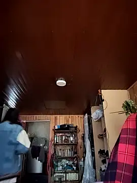 Snapshot of _Laary chatting on 09/12/25, 08:53 Laary online show from 09/12/25, 08:53