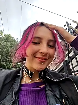 Snapshot of _Laary chatting on 10/06/25, 09:01 Laary online show from 10/06/25, 09:01